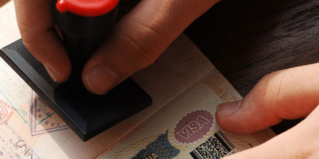 為客戶申請(qǐng)簽證失敗后“玩失蹤” 移民顧問(wèn)遭重罰