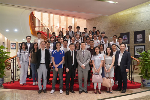 香港律師會(huì)“法律先鋒”師友計(jì)劃學(xué)生及導(dǎo)師代表參訪公署